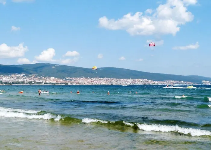 Апартаменти Comfortable In 65 M² Shared Pool