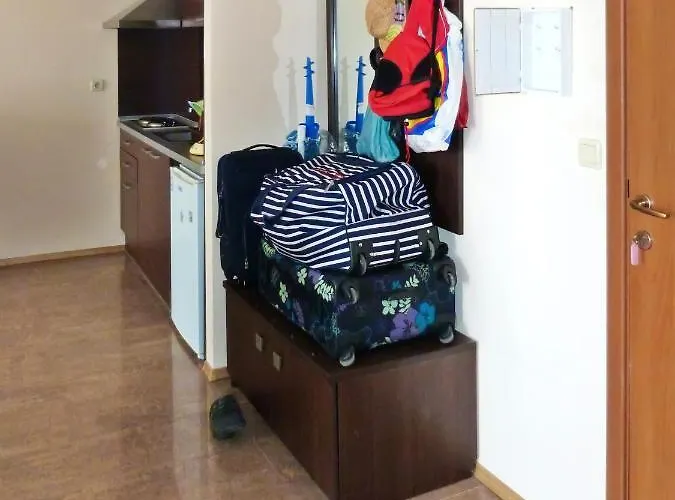 Comfortable In 65 M² Shared Pool