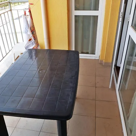דירה Comfortable In 65 M² Shared Pool סאני ביץ'